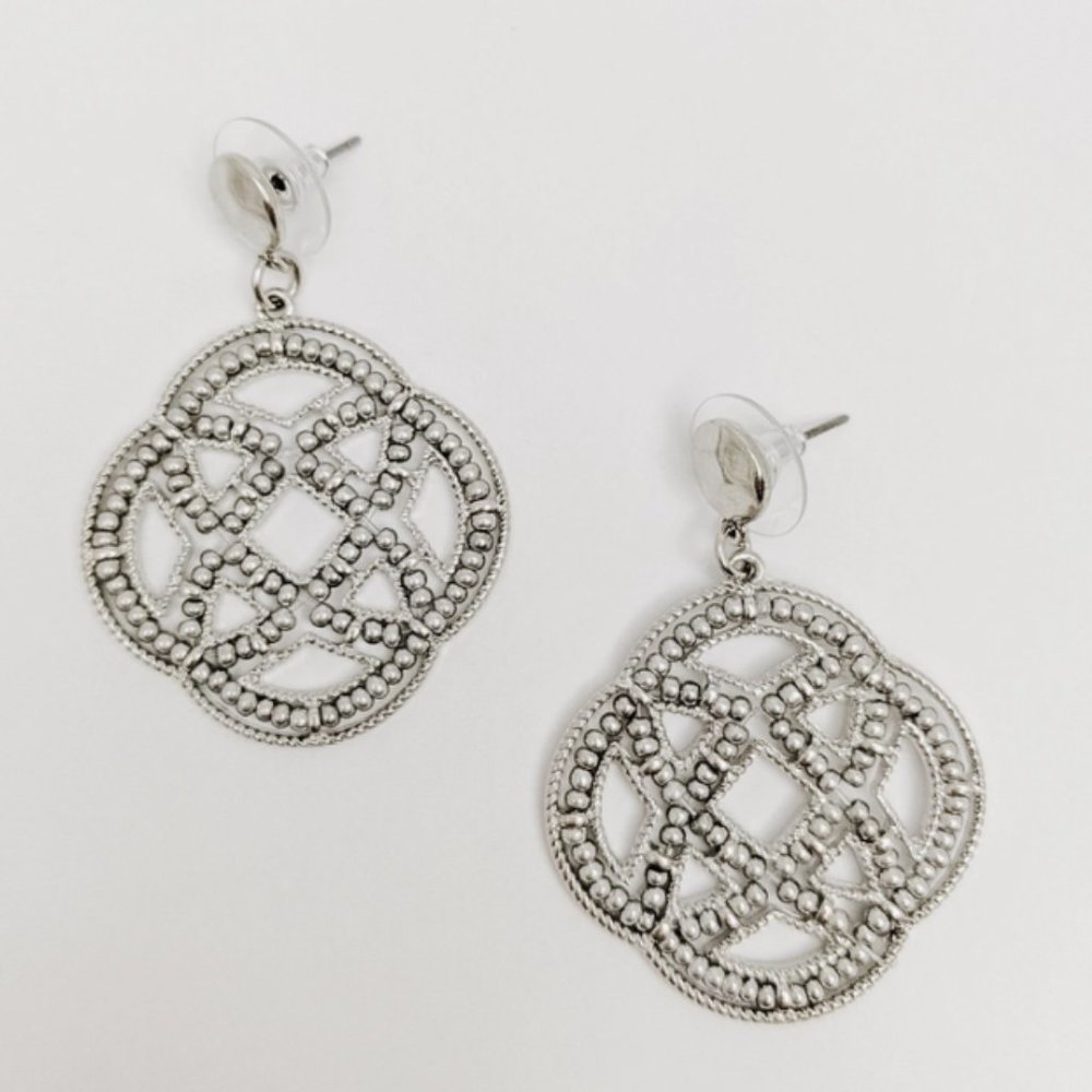 THE LUXE HAVEN Lorri Silver Beaded Earrings